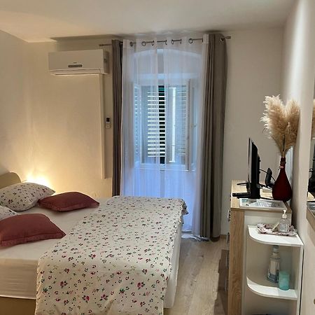Charming Apartment In Old Town Сплит Экстерьер фото